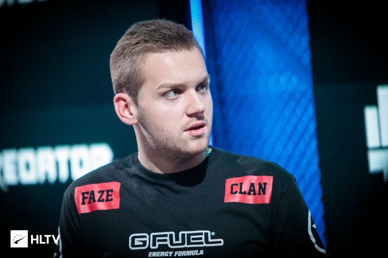 Doby+周敢敢勇敢开团 管泽元蝎子全场游走 957队扳回一城