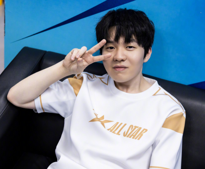 s1mple 的一位课程广告合作伙伴声称他被欺骗了，并提供了他的证据